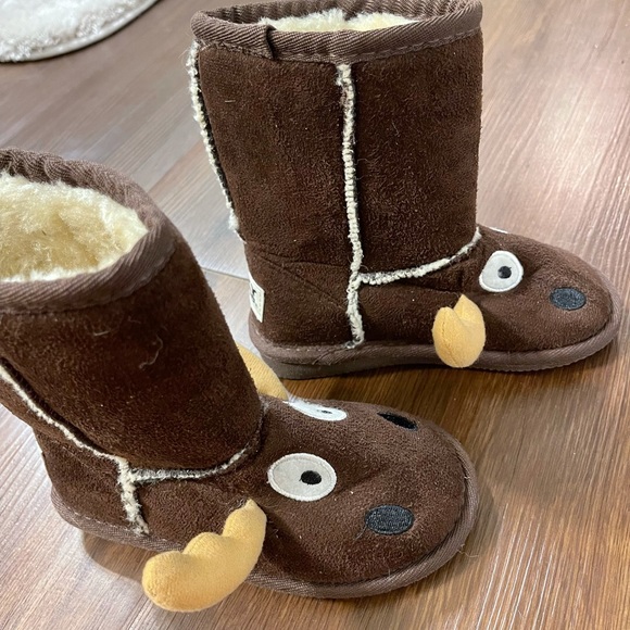 lazy one moose boots